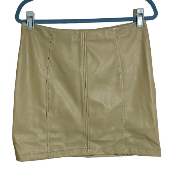 Shinestar Dresses & Skirts - Shinestar Mini Skirt Vegan Faux Leather Sage Green Lined Women’s Size Large